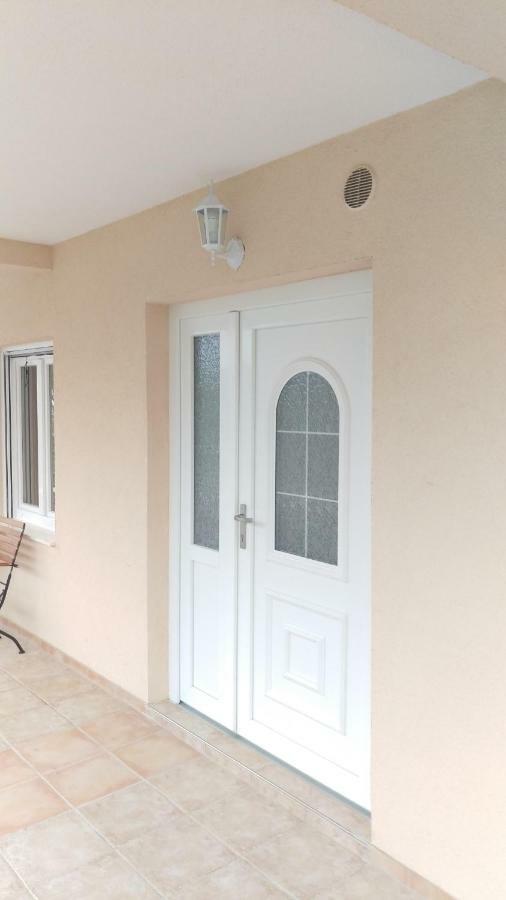 Appartamento Nonna Vittoria 1 Mali Lošinj Esterno foto